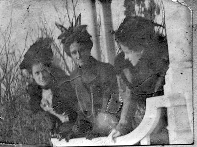 Pic, Amy Louise Hopkins, right, and 2 other unidentified ladies