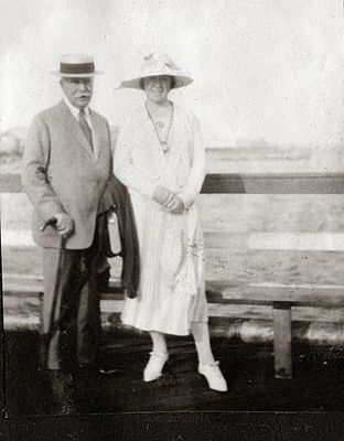 Pic, Bryan River and unknown lady, about 1931, New York